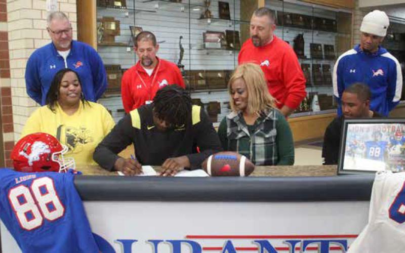 Lions’ Xadavien Sims signs with Oregon Ducks