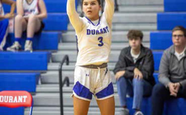 Lady Lion Ella Sorrells throws the ball. Matt Swearengin | Durant Democrat