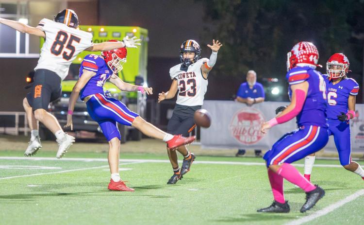 Durant second half lead slips away to Coweta