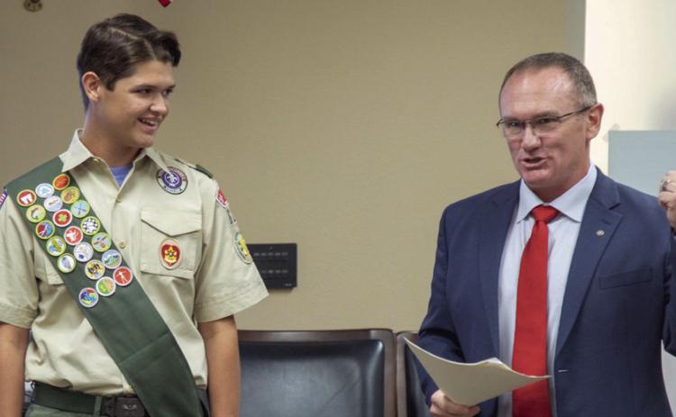 Durant School District Superintendent Mark Moring recognizes Boy Scout Braxton Manous who built a ball pit at the intermediate school as part of his work to become an Eagle Scout. Matt Swearengin | Durant Democrat