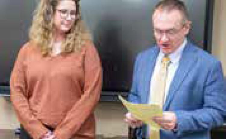 Matt Swearengin | Durant Democrat During a meeting last week of the Durant Board of Education, Durant Schools Superintendent Mark Moring recognized Robert E. Lee Early Childhood Center teacher Shaunda Usry, who is a candidate for Oklahoma Teacher of Year.