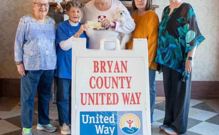 Beta Sigma Phi donated $1,000 to Bryan County United Way. From left, Betty Wintle, BSP member; Janice DeSilva, vice president; Pam Robinson, UW director; Sharyn Hughes, recording secretary, and Lori Peddy, extension secretary. Matt Swearengin | Durant Democrat