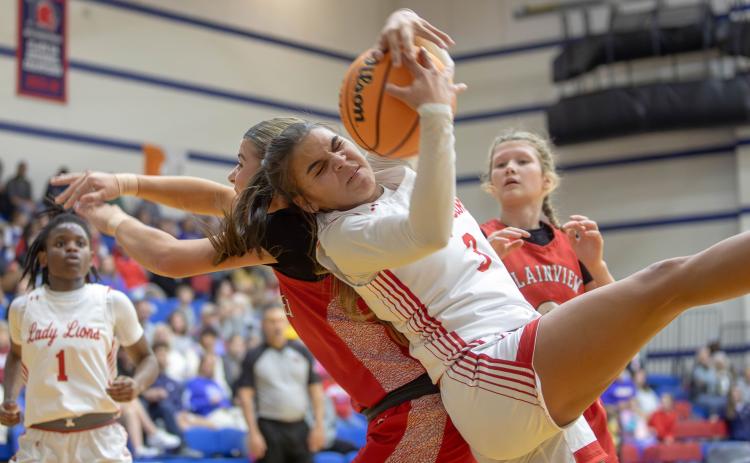 Durant Lady Lion Ella Sorrels has the ball in the game with Plainview. Matt Swearengin | Durant Democrat