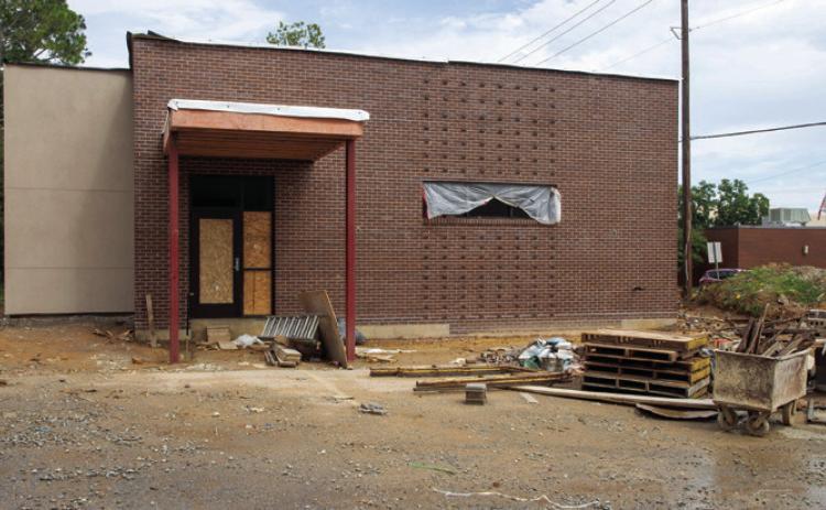 Work is ongoing for the new building for the District Attorney’s O_ce. Matt Swearengin | Durant Democrat