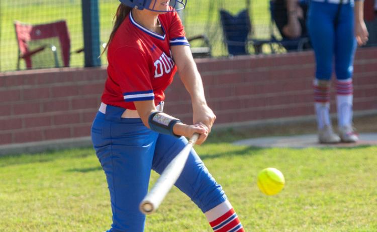 Durant softball player Anslee Morse is about to hit the ball. Matt Swearengin | Durant Democrat
