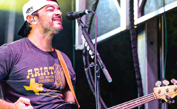 Casey Donahew with special guest Dustin Perkins performed Sept. 18 at Market Square in Durant as part of the Discover Durant fall concert series. There will be concerts at 7 p.m. Oct. 2 and Oct. 9. Photos by Jeremy Spence