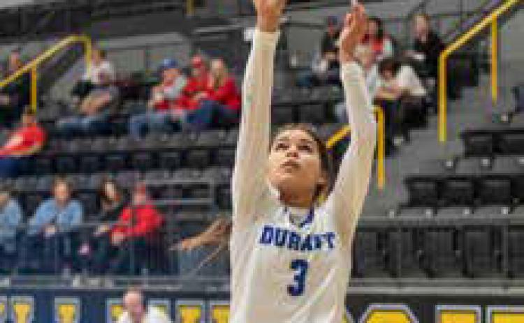 Lady Lion Ella Sorrels shoots the ball in the game with Sulphur during the Madill Winter Classic. Matt Swearengin | Durant Democrat