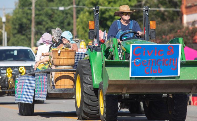 ABOVE: The Caddo Civic and Cemetery Club was represented during the Heritage Day parade.