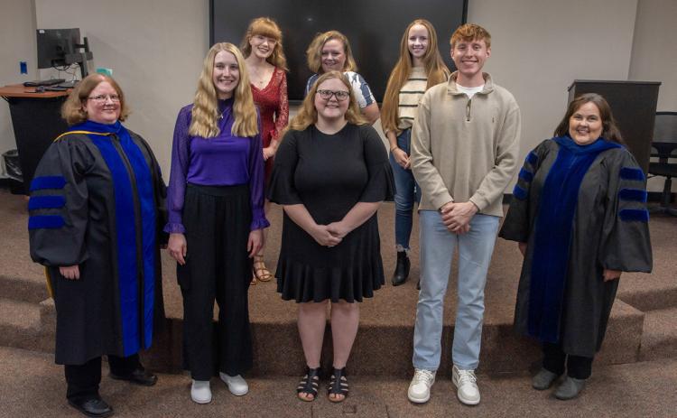 Dan Hoke | SE Alpha Chi at Southeastern has inducted new member to the Oklahoma Theta Chapter. Front row, left, Vice President for Academic Affairs Dr. Teresa Golden, secretary/treasurer Addison McCortney, historian Kayla Strong, president Alex Robinson and faculty advisor Dr. Jennifer Hicks. Back row, left, new Alpha Chi inductees Ashton Brooks, Misty Harman, and Abigail Hawkins.