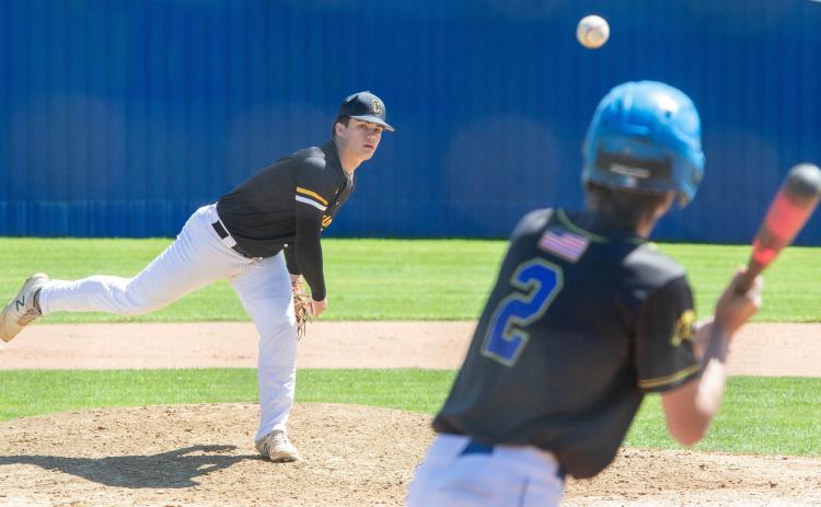 Caddo hurler Coltin Speers fires a pitch at Rock Creek batter Zaiden Craige during last week’s game at Rock Creek. Matt Swearengin | Durant Democrat