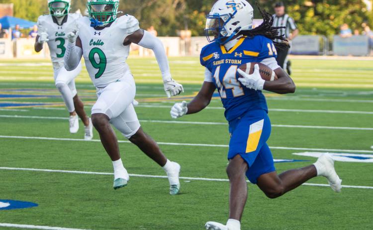SE football player Victor Taylor Jr. runs down field. Matt Swearengin | Durant Democrat