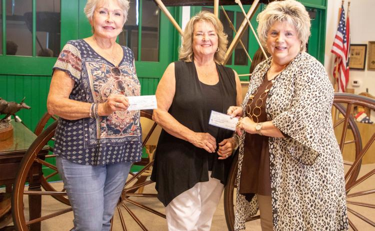 Fortnightly Club donates to Three Valley Museum