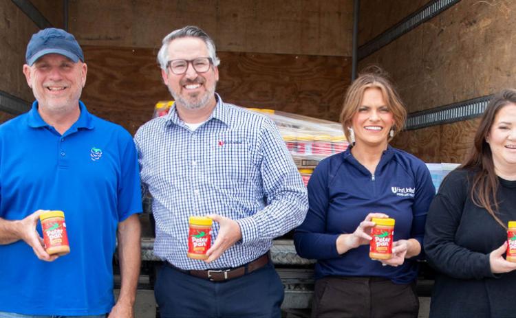 The Jars of Love Peanut Butter Drive concluded last week and 436 jars of peanut butter were donated to Hands of Hope. From left, Tracy Trotter, marketing manager for AllianceHealth - Durant; Mike Ritter, Pruett’s store manager, Brett Rogers, First United Durant Community Bank President; Melissa Patterson, First United Spend Life Wisely Ambassador, and Dani Mackey and Sue Standifer of Hands of Hope. Matt Swearengin | Durant Democrat