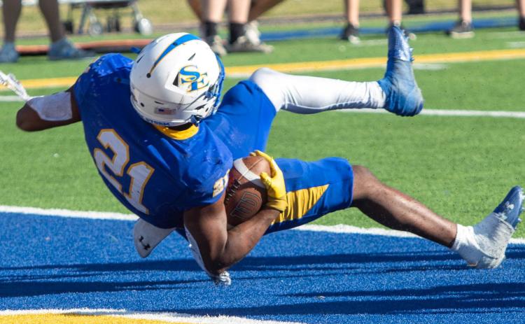 Savage Storm player Johnathan Cobb scores a touchdown in the game with East Central that was won by the Storm. Matt Swearengin | Durant Democrat