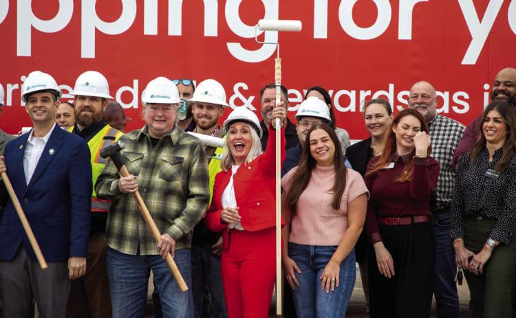 A construction kick-off was held last week for the new Albertsons grocery store on Radio Road that is expected to open before the end of the year. Among those shown are, Vice Mayor Mike Simulescu, Durant City Council Member Danny Sherrer, City Manager Pam Polk, Durant Area Chamber of Commerce Director of Membership and Marketing Chloe Hughes and Chamber CEO Kara Byrd. Matt Swearengin | Durant Democrat