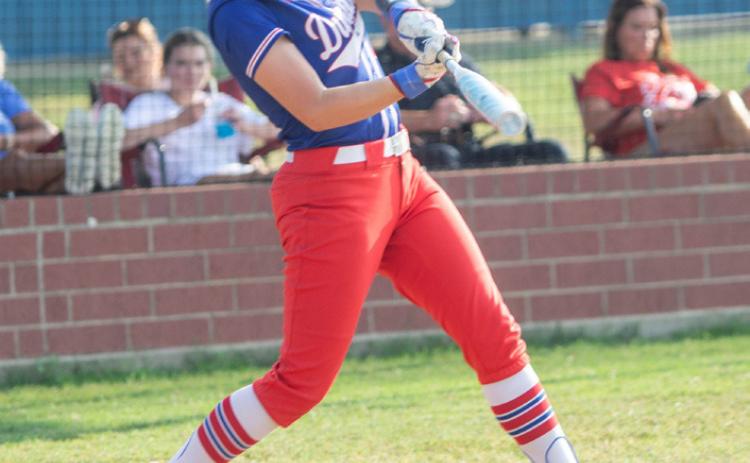 Durant softball player Kenzie Trotter swings at the ball. Matt Swearengin | Durant Democrat