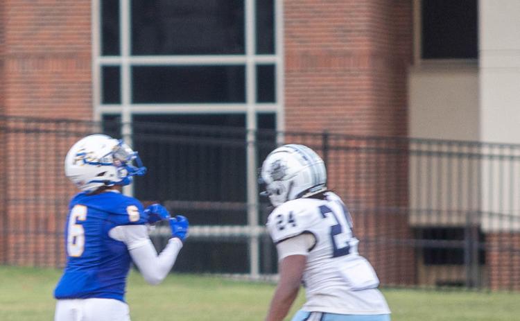SE’s Gabe Corona is about to catch a touchdown pass in the home game with Southwestern. Matt Swearengin | Durant Democrat